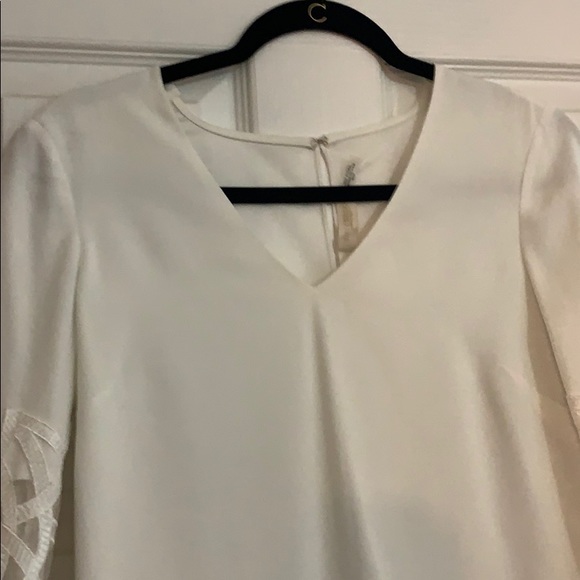 Ramy Brook NY White blouse w/ detailed bell sleeve - Picture 10 of 12